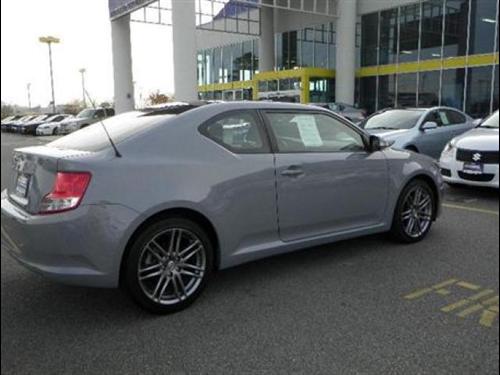 Scion tC 2011 photo 2