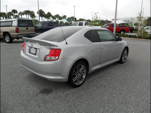 Scion tC 2011 photo 3