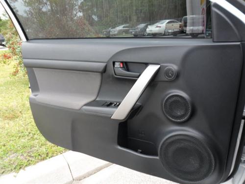 Scion tC 2011 photo 3