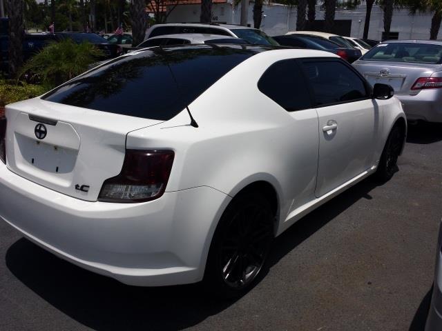 Scion tC 2011 photo 1