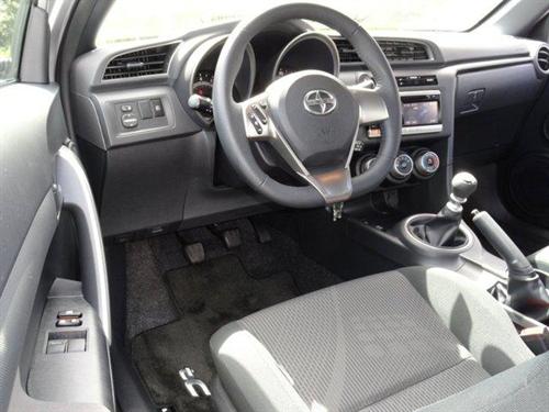 Scion tC 2011 photo 3