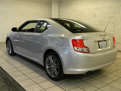 Scion tC 2011 photo 4