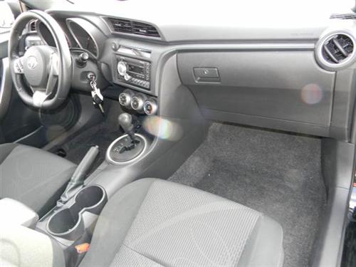 Scion tC 2011 photo 2