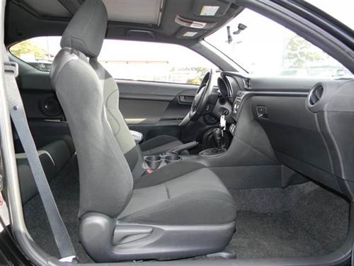 Scion tC 2011 photo 3