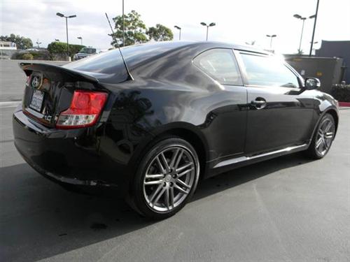 Scion tC 2011 photo 4