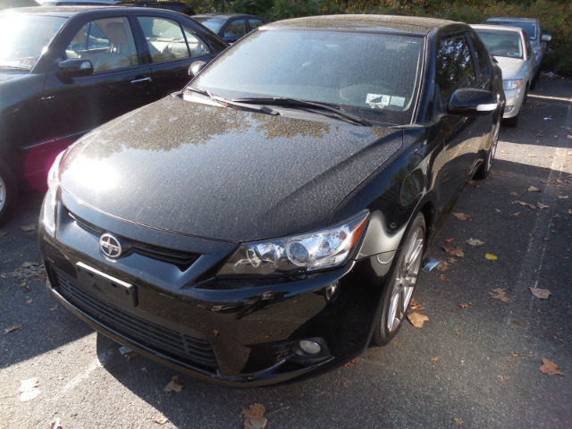 Scion tC 2011 photo 1