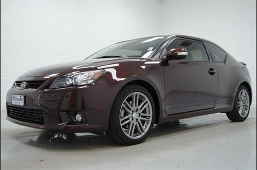 Scion tC 2011 photo 2