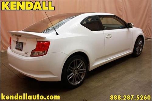 Scion tC 2011 photo 2