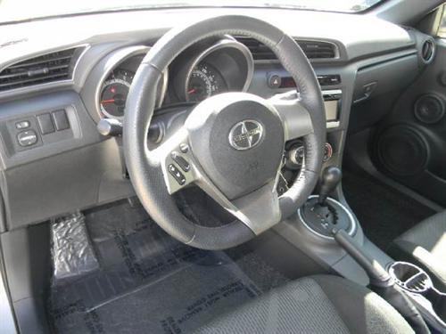 Scion tC 2011 photo 3