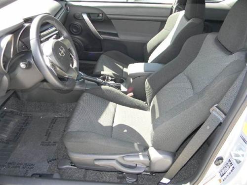 Scion tC 2011 photo 5