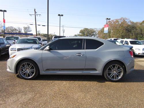 Scion tC 2011 photo 3