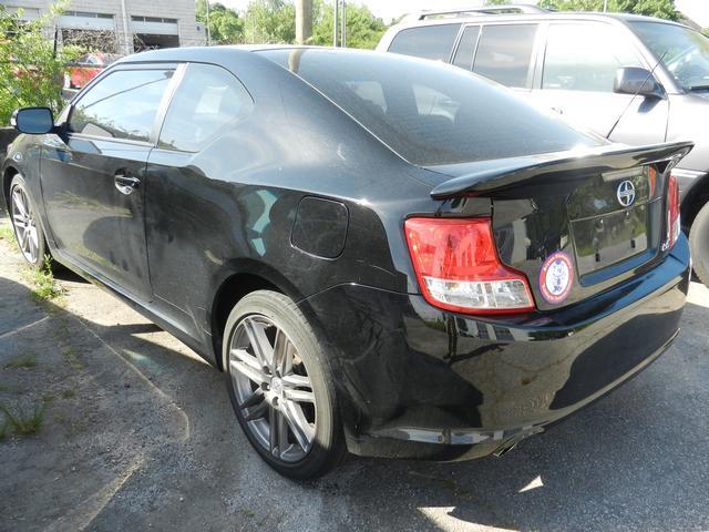 Scion tC 2011 photo 3