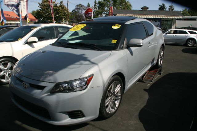 Scion tC 2011 photo 4