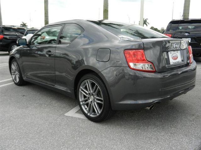 Scion tC 2011 photo 3