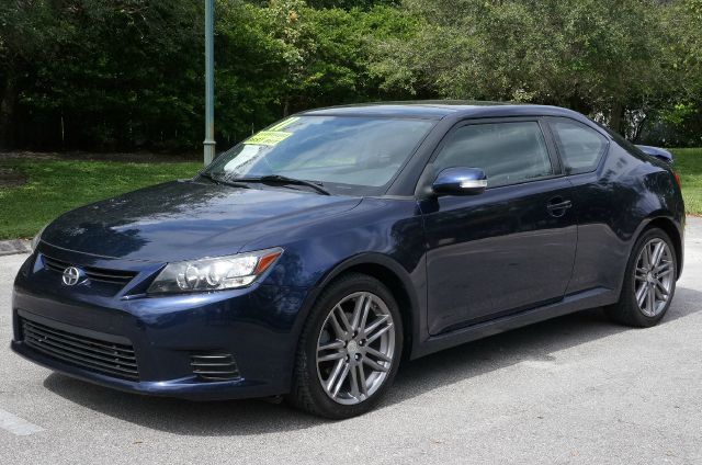 Scion tC 2011 photo 1