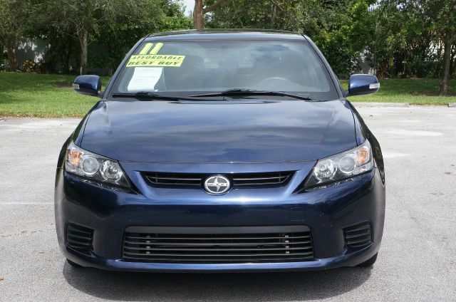 Scion tC 2011 photo 2