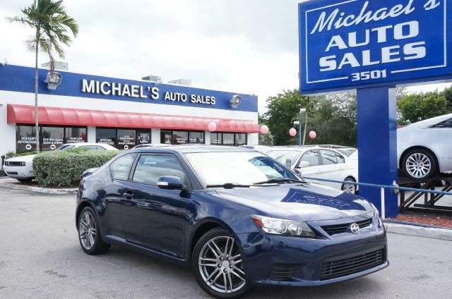 Scion tC 2011 photo 3