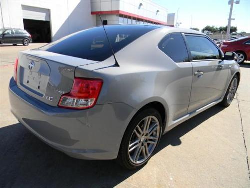 Scion tC 2011 photo 2