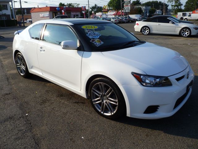 Scion tC 2011 photo 4