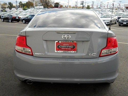 Scion tC 2011 photo 3