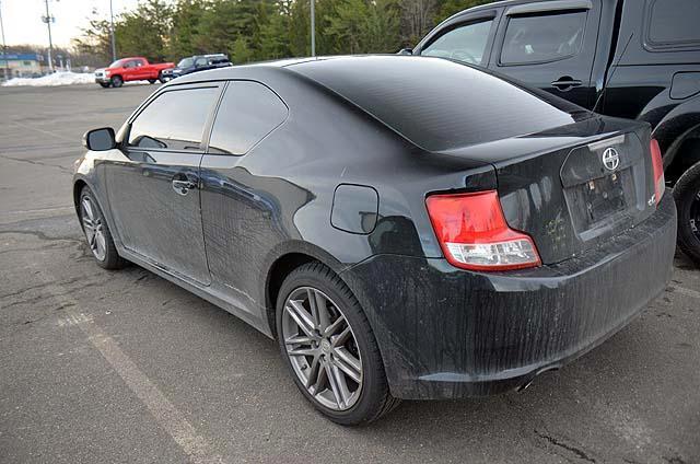 Scion tC 2011 photo 3