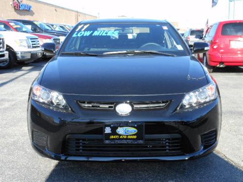 Scion tC 2011 photo 2