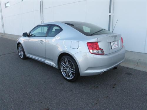 Scion tC 2011 photo 2