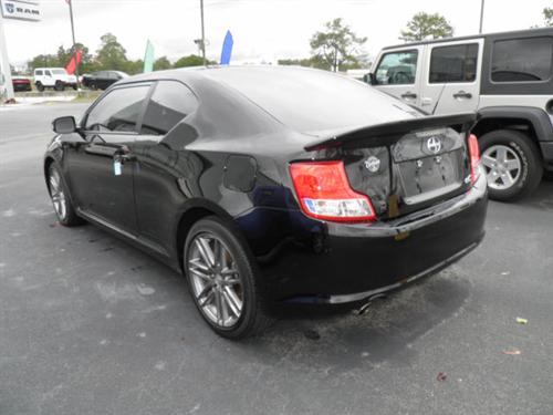 Scion tC 2011 photo 4