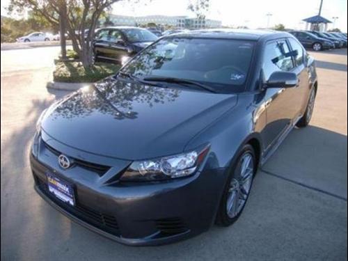 Scion tC 2011 photo 2