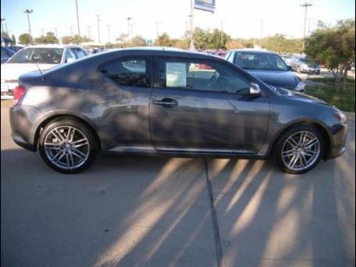 Scion tC 2011 photo 3