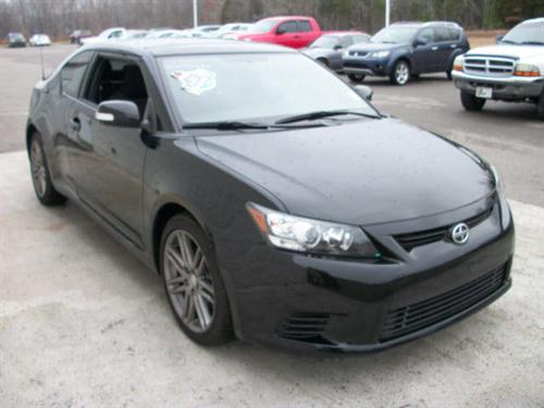 Scion tC 2011 photo 2