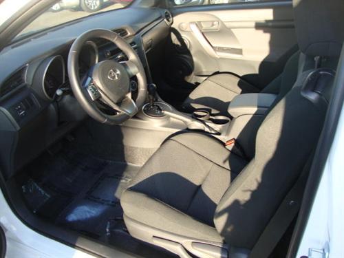 Scion tC 2011 photo 5