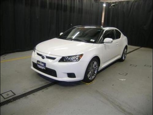 Scion tC 2011 photo 2