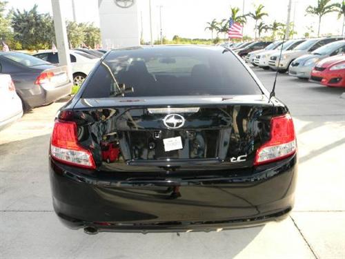 Scion tC 2011 photo 2