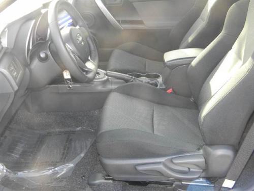 Scion tC 2011 photo 5
