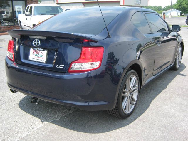 Scion tC 2011 photo 3