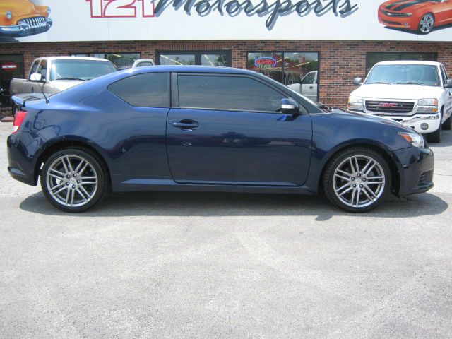 Scion tC 2011 photo 4