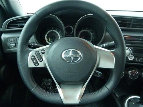 Scion tC 2011 photo 4
