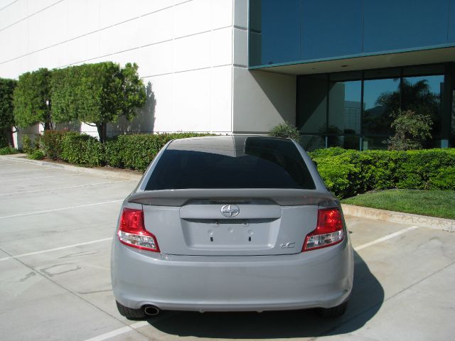 Scion tC 2012 photo 3