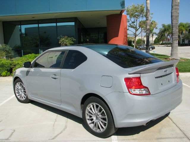 Scion tC 2012 photo 4