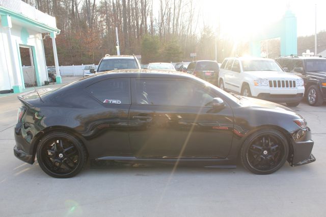 Scion tC 2012 photo 3