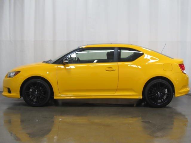 Scion tC 2012 photo 2