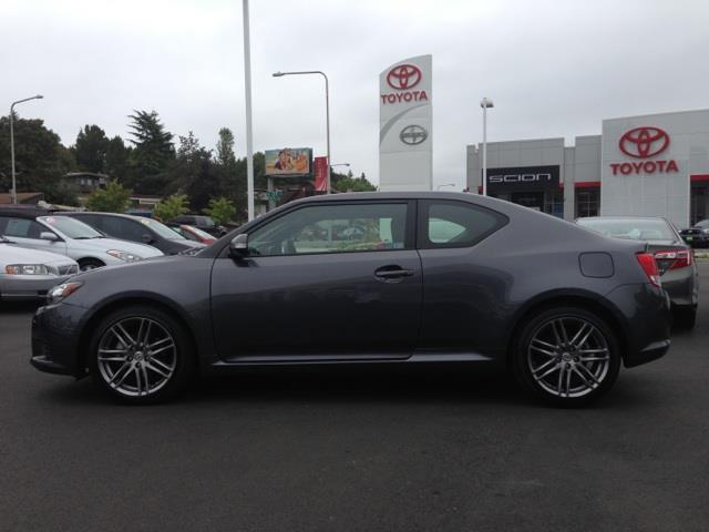 Scion tC 2012 photo 2