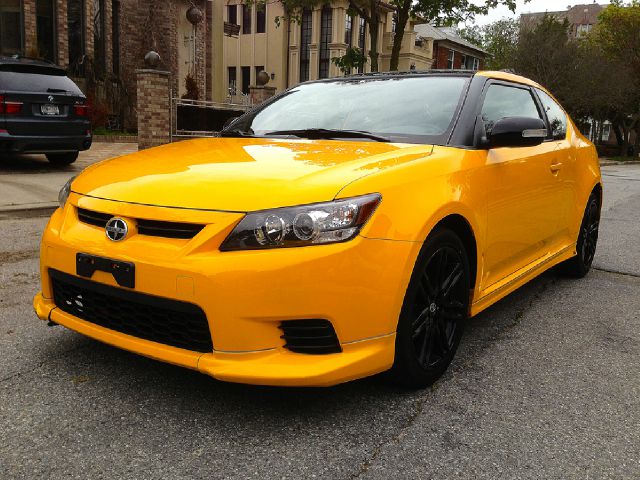 Scion tC 2012 photo 3
