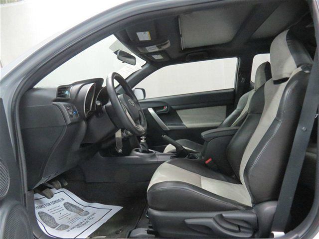 Scion tC 2012 photo 10
