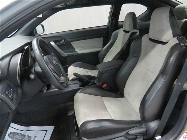 Scion tC 2012 photo 7