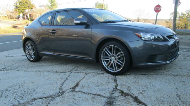 Scion tC 2012 photo 2