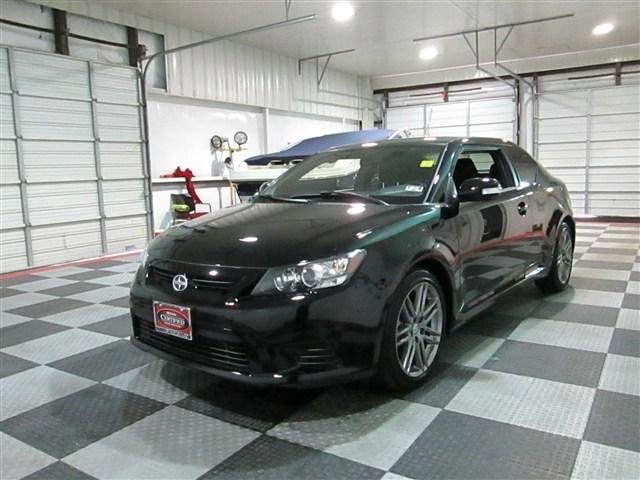 Scion tC 2013 photo 2
