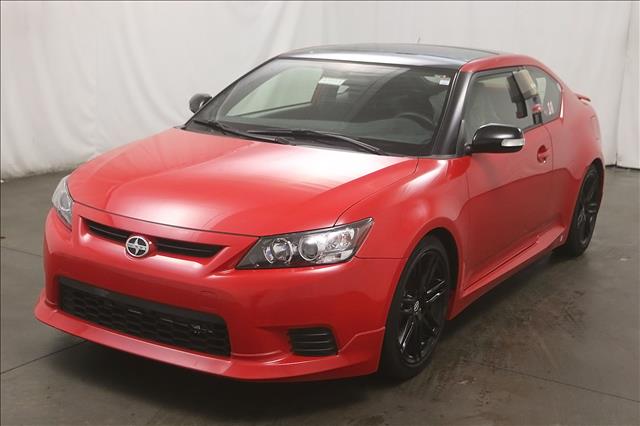 Scion tC 2013 photo 2