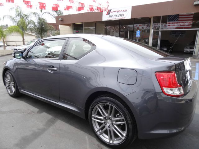 Scion tC 2013 photo 3